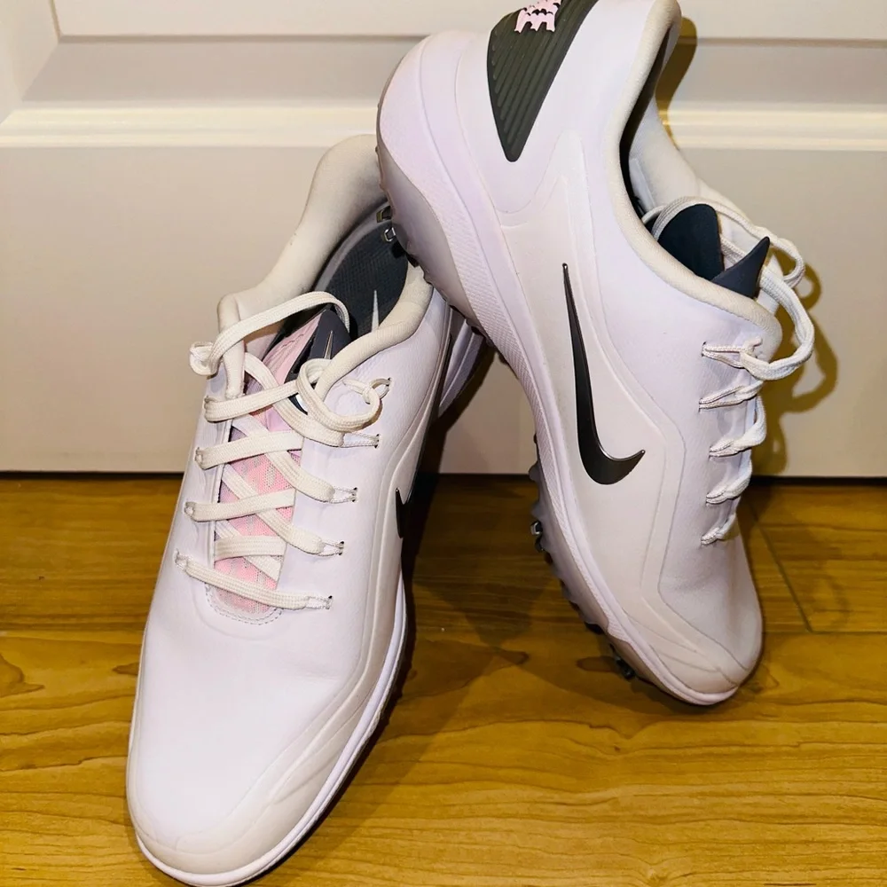 Pink Nike - Picture 2 of 4